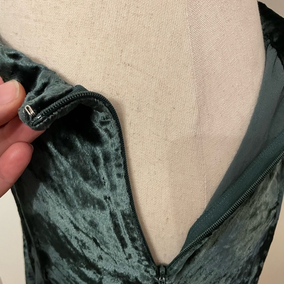 Club Monaco Crushed Velvet Pleated Green Skirt - Picture 10 of 13